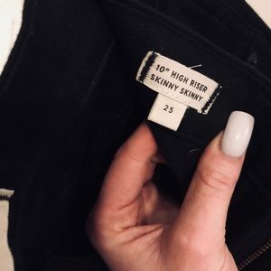 10” High Rise Skinny Skinny Black Madewell Jeans